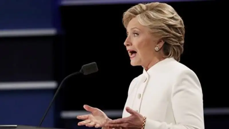 Клинтон: Трамп самый опасный человек, баллотировавшийся в президенты
