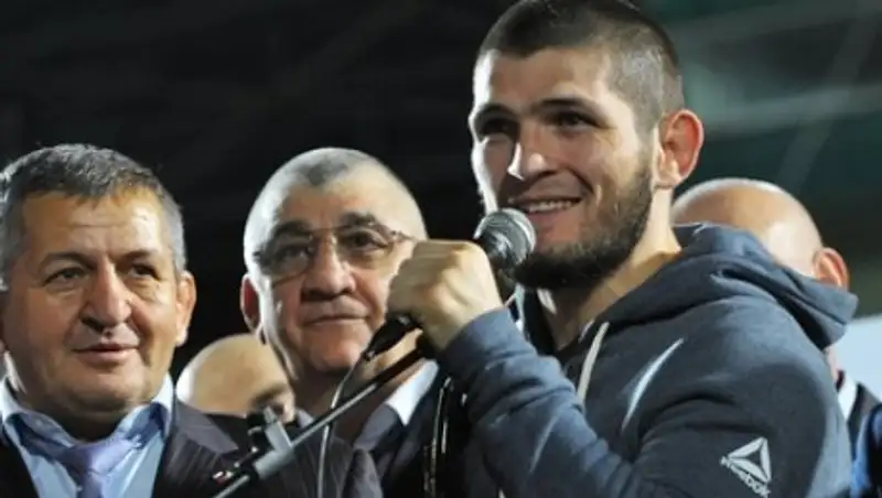 За поставившего ультиматум UFC Нурмагомедова развернулась борьба