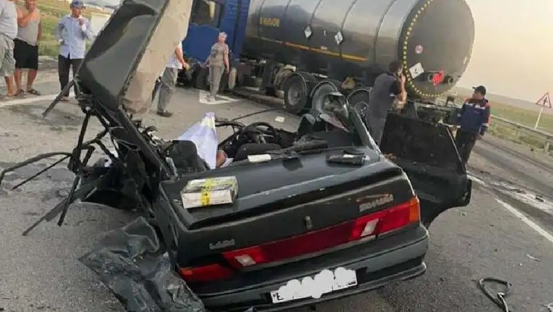 Три человека погибли в ДТП с участием автоцистерны в Мангистауской области