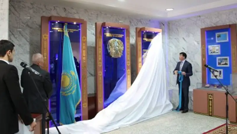 Представлена новая экспозиция государственного герба Казахстана