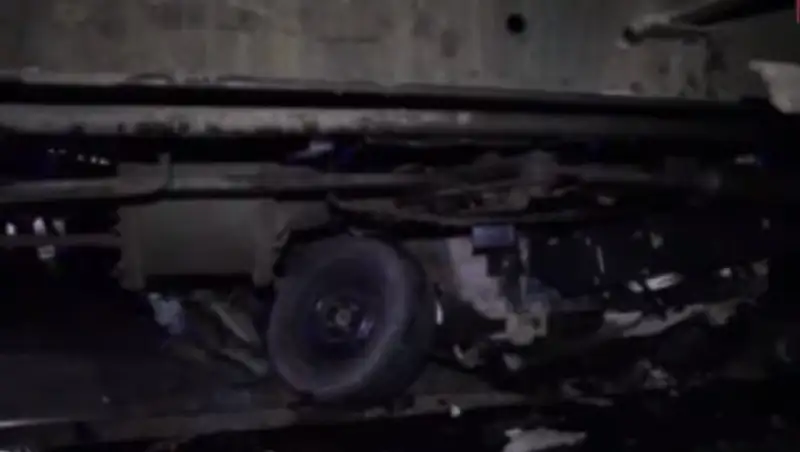 Два человека погибли при столкновении автомобиля с поездом в Уральске