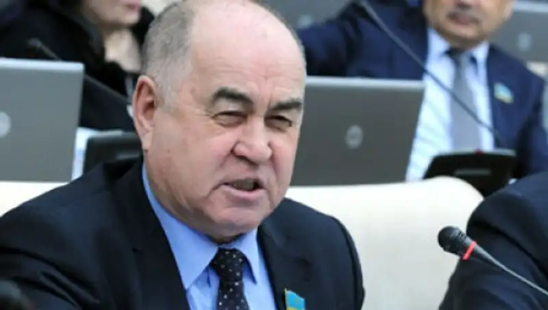 В РК приставание к людям в общественных местах теперь карается законом