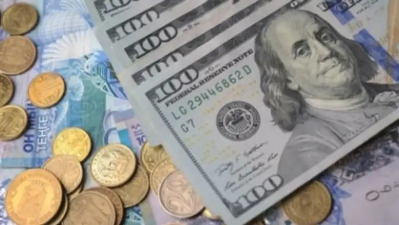Доллар в обменниках продают по 367 тенге и выше
