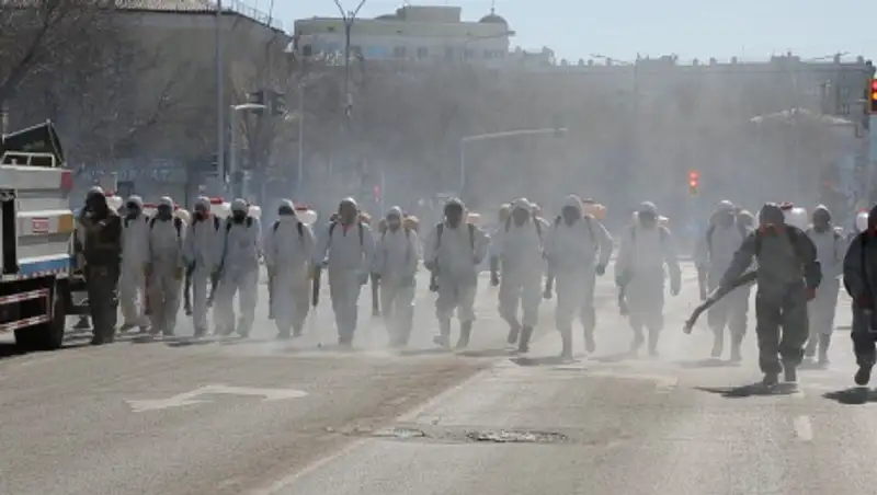 В Нур-Султане идет масштабная дезинфекция улиц