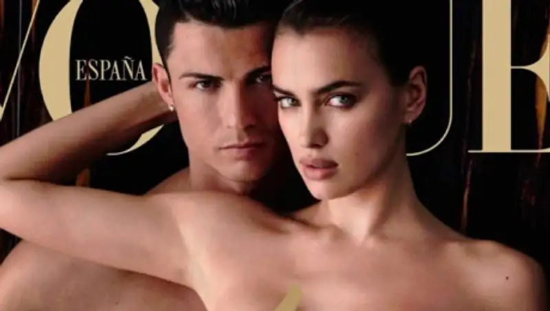 Зачем футболисты раздеваются перед камерой