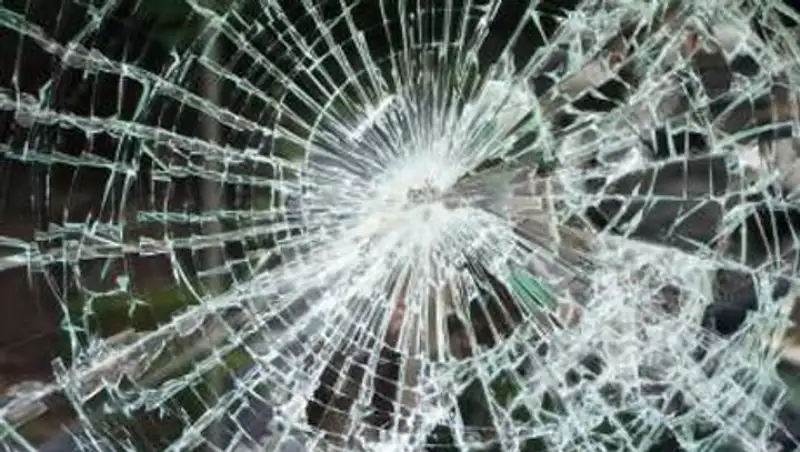 В Акмолинской области угонщики въехали в жилой дом на КамАЗе, фото - Новости Zakon.kz от 20.11.2013 15:22