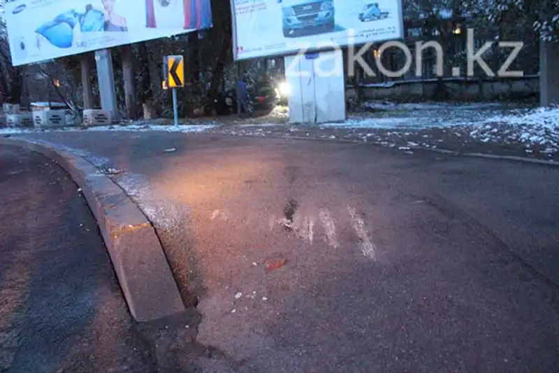 Девушка за рулем Ауди не справилась с управлением и врезалась в дерево, Алматы (фото) Девушка за рулем Ауди не справилась с управлением и врезалась в дерево, Алматы (фото), фото - Новости Zakon.kz от 11.11.2013 19:53