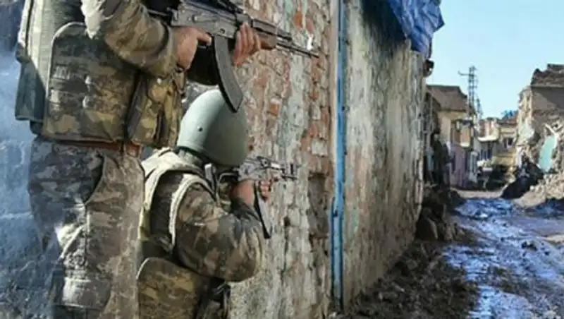 Трое турецких военнослужащих ранены в результате нападения в Анталье  