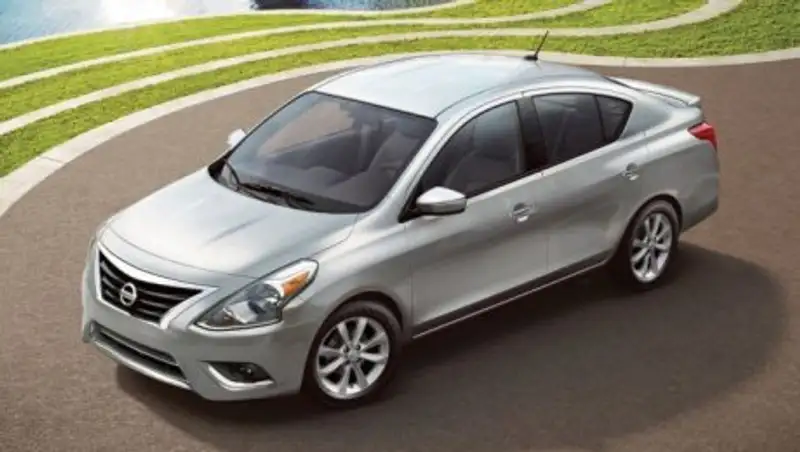 Nissan выводит на рынок модернизированный седан Versa