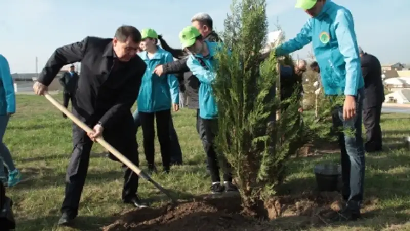 Молодежь Жамбылской области вышла на субботник