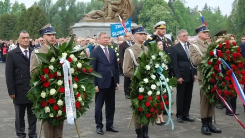 В Польше почтили память погибших казахстанских воинов в годы Великой Отечественной воины