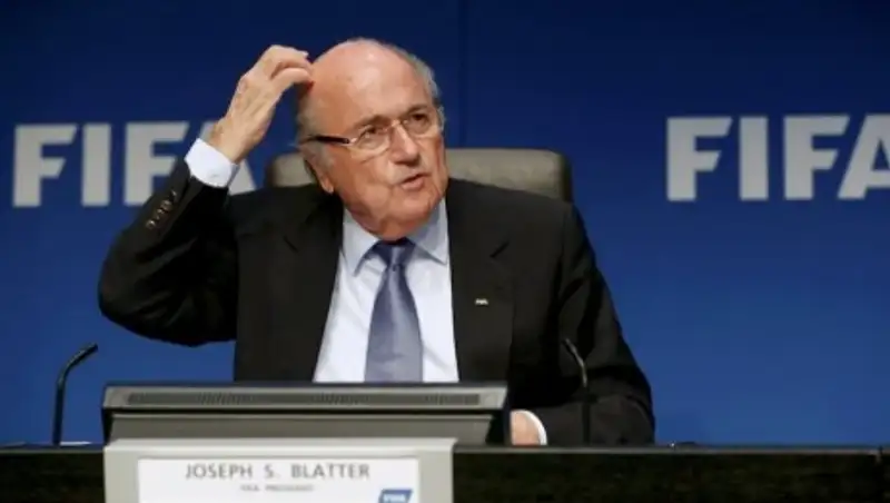ФИФА опровергла информацию, что Блаттер не посещает США из-за боязни допроса ФБР