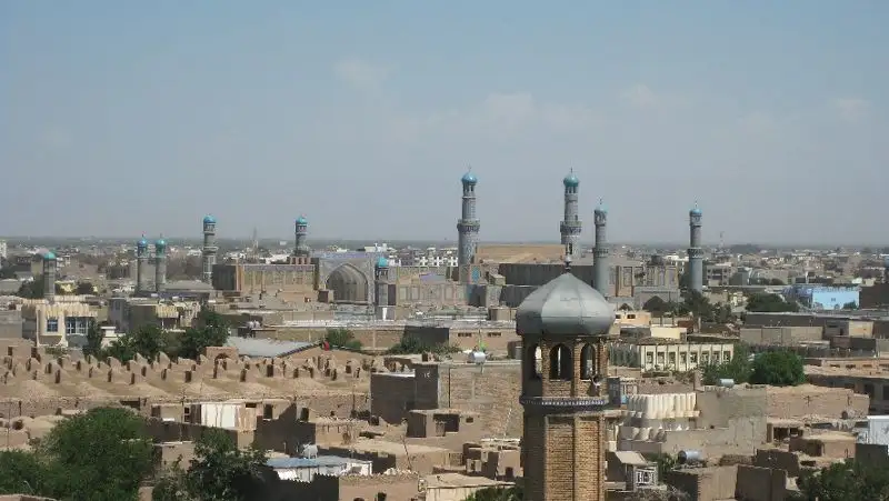 В Афганистане при взрыве в школе погибли 35 человек