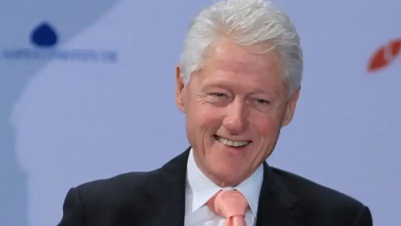Билл Клинтон высмеял "Твиттер" Обамы