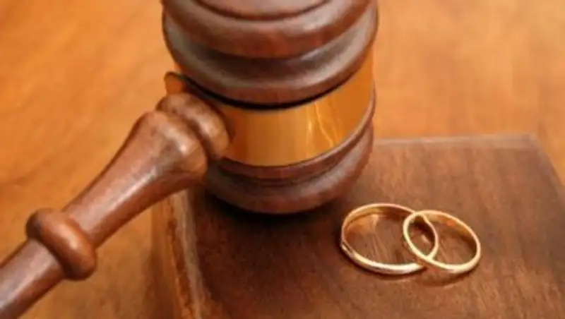 В Казахстане распадается каждый третий брак