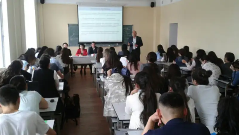 Пять тысяч дополнительных грантов будет выделено детям из малообеспеченных семей