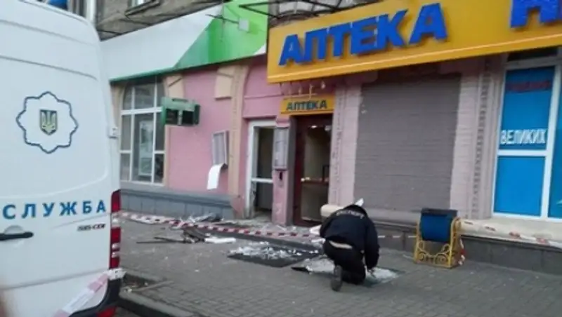 В Киеве на остановке произошел взрыв