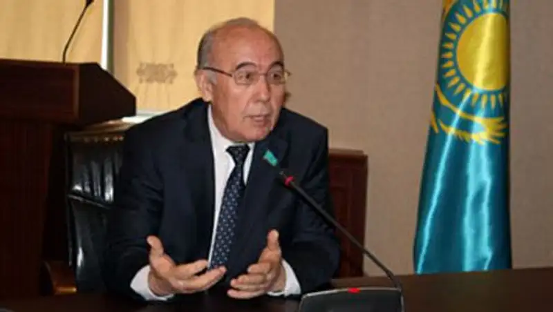 Мажилисмен возмущен отсутствием на авиабилетах сведений на трех языках