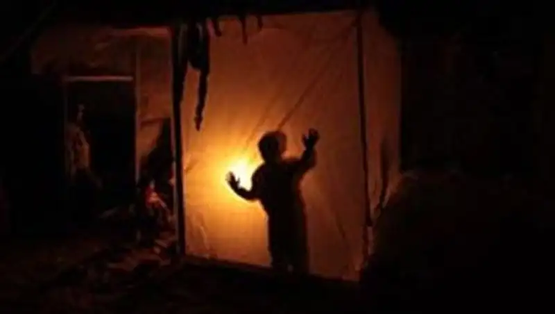 Десятки тысяч людей на севере Великобритании остались без света 