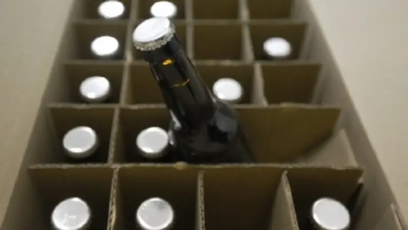 В Костанае утром 1 января молодой человек украл из магазина ящик пива