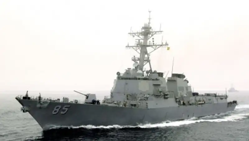 Американский ракетный эсминец Donald Cook покинул Черное море