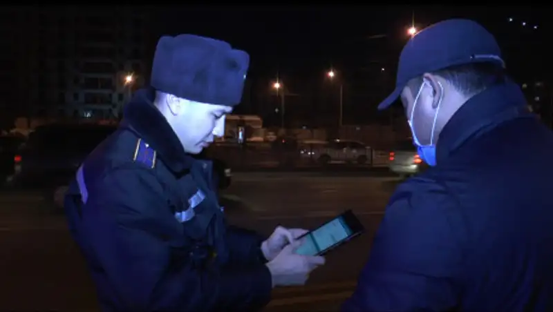 Рейды по авто без номеров проходят в Алматы