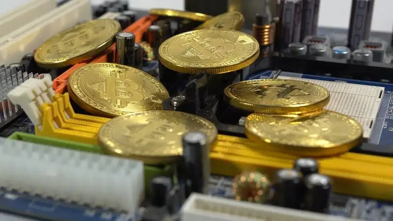 Цена биткоина превысила $67 тыс. и обновила исторический рекорд