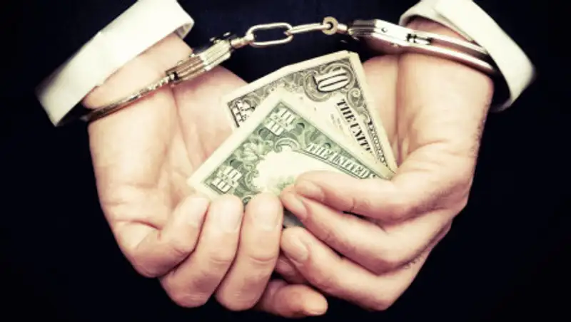 Кыргызстанцы назвали самые коррумпированные ведомства