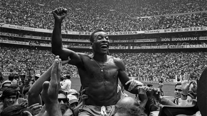 11 лучших футболистов Бразилии всех времен