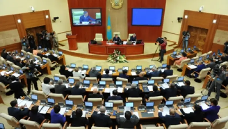 Назарбаев подписал Указ о досрочном прекращении полномочий Мажилиса Парламента