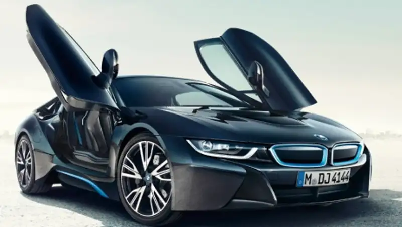 BMW i5 взмахнёт «крыльями бабочки»