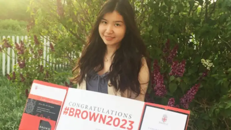 Карагандинская выпускница получила приглашения университетов из Лиги плюща