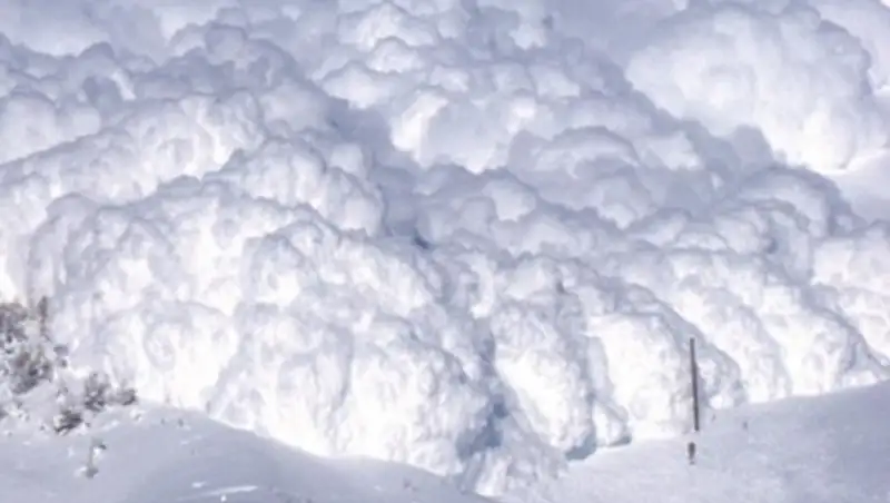 В ВКО перекроют часть дороги в Горную Ульбинку в связи со спуском лавин