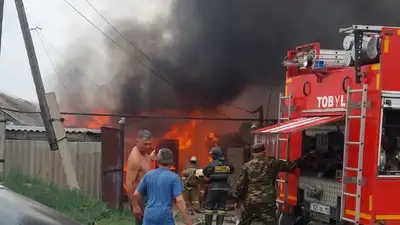 тушение пожара, фото - Новости Zakon.kz от 03.07.2023 00:28