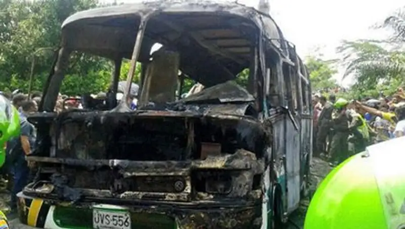 Пожар в автобусе в Колумбии унес жизни более 30 детей