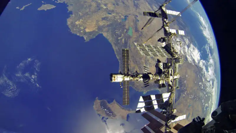 Экипаж МКС изолировался в российском сегменте из-за утечки воздуха