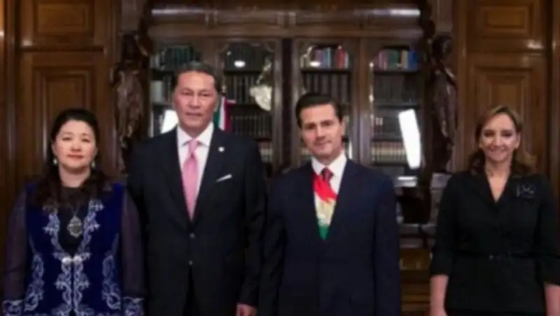 Посол Казахстана А.Елемесов вручил верительные грамоты Президенту Мексики