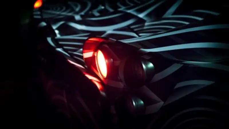 Pagani частично рассекретил родстер Huayra