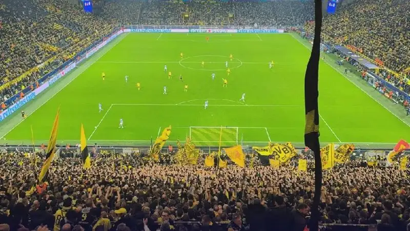 Еще 4 футбольных клуба пробились в 1/8 финала Лиги чемпионов