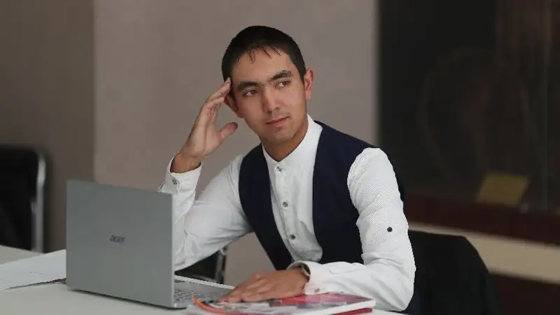 Казахстанский студент разработал формулу для вычисления больших чисел без калькулятора, фото - Новости Zakon.kz от 12.10.2022 11:13