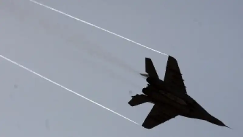 Под Астраханью разбился истребитель МиГ-29, сведения о состоянии пилотов разнятся