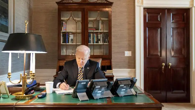 Байден объявил о закрытии воздушного пространства США для авиакомпаний РФ