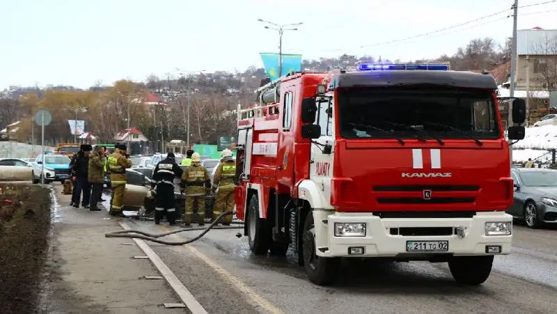 Пожарные, пожарная машина , фото - Новости Zakon.kz от 24.03.2022 17:37