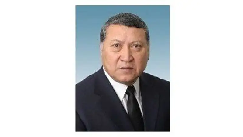 Сенаторы почтили минутой молчания память депутата Ирана Амирова