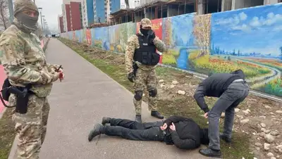 задержание в Алматы воров, фото - Новости Zakon.kz от 25.03.2022 11:27