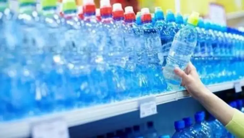 Чем опасна для здоровья вода в бутылках