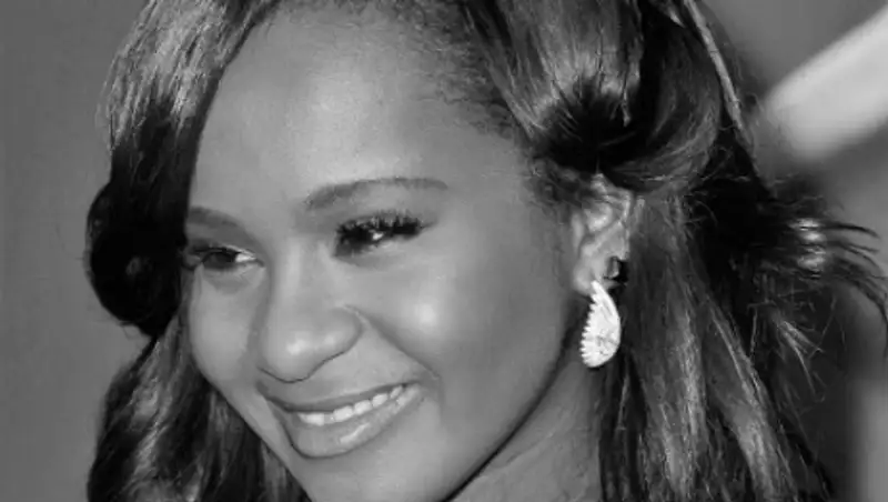 Дочь Уитни Хьюстон будет похоронена рядом с матерью