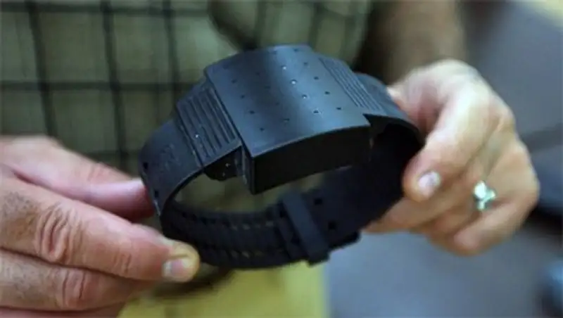 Глава МВД предлагает производить электронные браслеты в колониях-поселениях