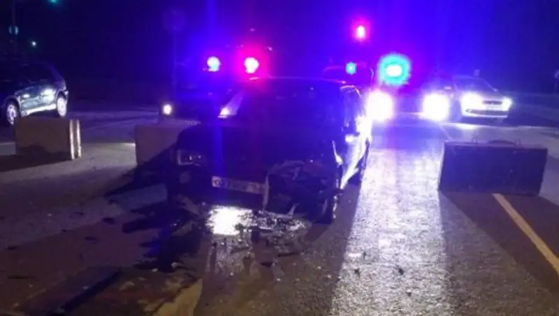 Автомобиль врезался в установленный в тот же день блокпост в Уральске