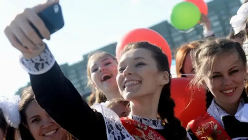 В школах Казахстана сегодня прозвенит "последний звонок"